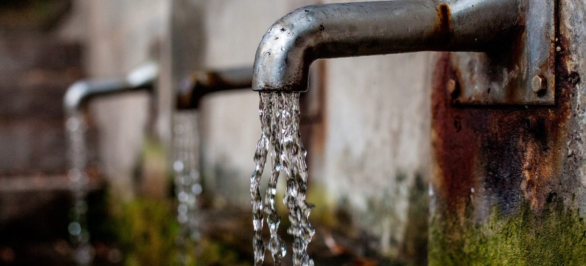 Ingestion d’amiante présent dans l’eau : pas de preuve de risque pour la santé, même s’il est impossible à exclure